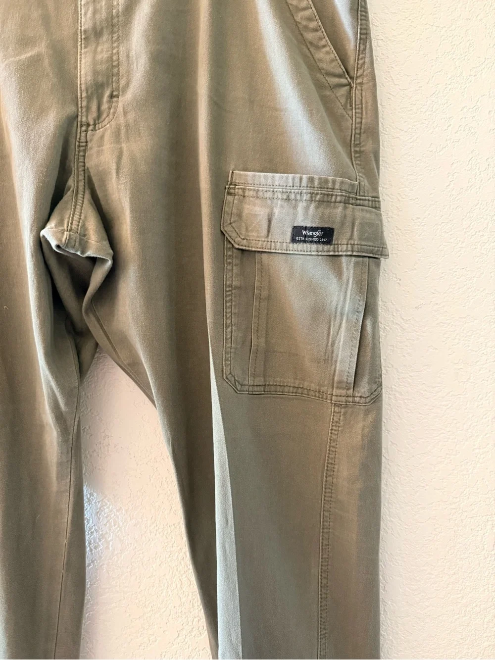 WRANGLER Cargo Khaki Relaxed Fit Straight Leg Utility Green Mens Pants Sz 38X32